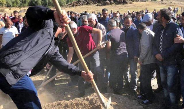 7 Gün Sonra Cesedi Bulunan Minik Sedanur, Gözyaşları Arasında Toprağa Verildi