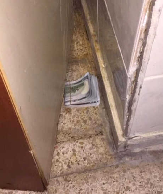 FETÖ'den Aranan Şüpheliyle Buluşan Doktor, Cebindeki 3 Bin Doları Dolabın Arkasına Attı