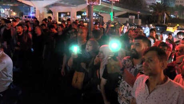 İstanbul'da Madde Bağımlısı Genç, İntihar Girişimini Şova Dönüştürdü