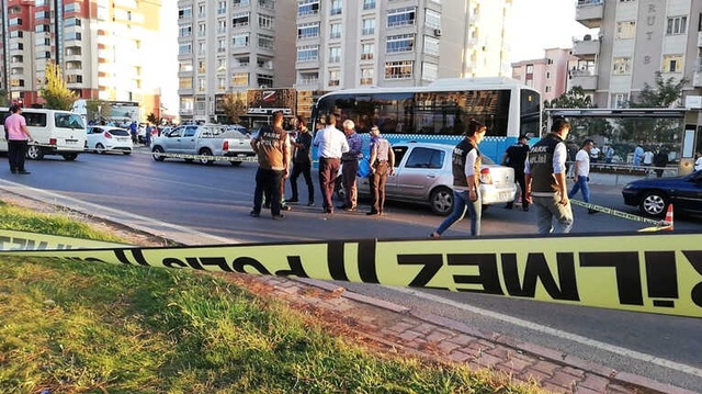 Nişanlısının Eski Kocasını Gözünü Kırpmadan Öldürdü!