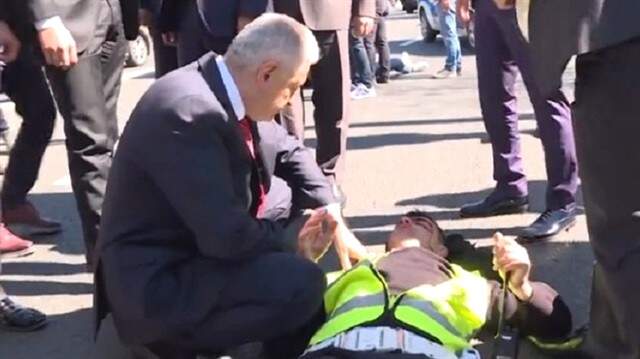 TBMM Başkanı Yıldırım, Aracını Durdurup Yaralıların Yardımına Koştu TBMM Başkanı Yıldırım, Aracını Durdurup Yaralıların Yardımına Koştu