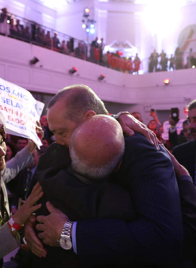 Cumhurbaşkanı Erdoğan New York'ta Türk - İslam Âleminin Temsilcileriyle Buluştu ABD'de Ağlatan Buluşma! Filistinli Vatandaş, Erdoğan'ı Görür Görmez Boynuna Sarıldı