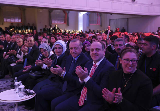 Cumhurbaşkanı Erdoğan <a class='keyword-sd' href='/new-york/' title='New York'>New York</a>'ta Türk - İslam Âleminin Temsilcileriyle Buluştu ABD'de Ağlatan Buluşma! Filistinli Vatandaş, Erdoğan'ı Görür Görmez Boynuna Sarıldı