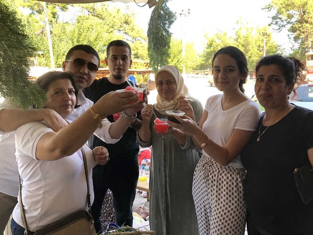 Uyanık Girişimci, 30 Yıldır Geçimini Mağaralardan Çıkardığı Karla Sağlıyor