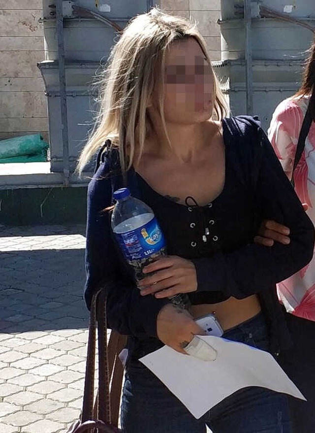 <a class='keyword-sd' href='/cep-telefonu/' title='Cep Telefonu'>Cep Telefonu</a> Yüzünden <a class='keyword-sd' href='/kavga/' title='Kavga'>Kavga</a> Eden Genç Kız, Yanlışlıkla Arkadaşının Kulağını Kopardı