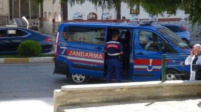 İki Kardeşe Çarparak Öldüren TIR Sürücüsü, Olay Yerinden Kaçtıktan Sonra Teslim Oldu İki Kardeşe Çarparak Öldüren TIR Sürücüsü, Olay Yerinden Kaçtıktan Sonra Teslim Oldu