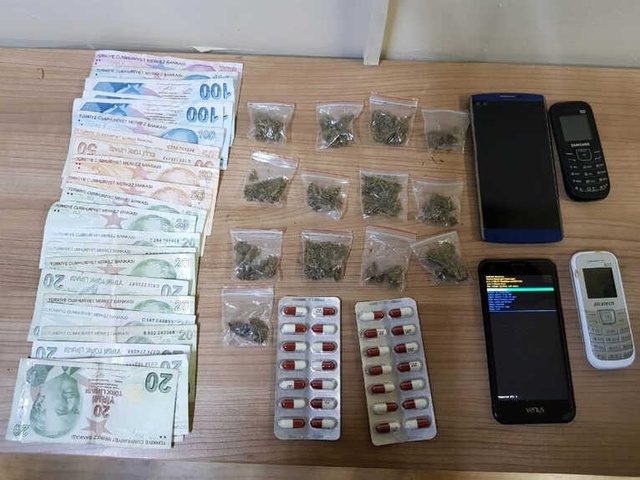 İstanbul'da Öğrencileri Hedef Alan Torbacı Çetesinin Evine Operasyon