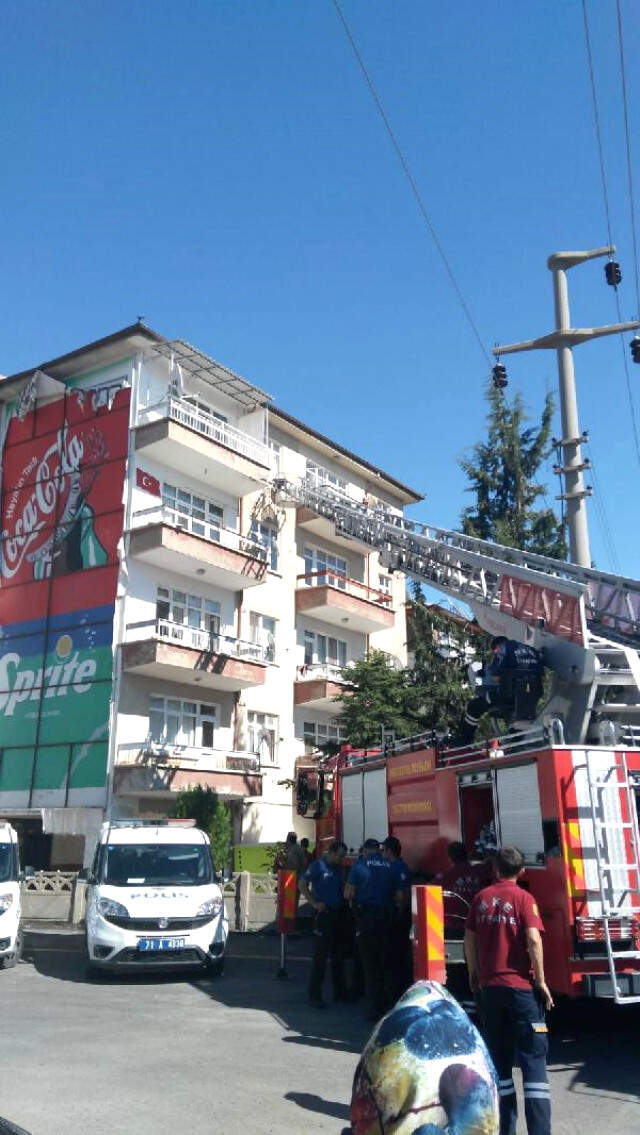 Kırıkkale'de Yakalanacağını Anlayan Hırsızın Rehin Aldığı Kadın, Kurtarıldı