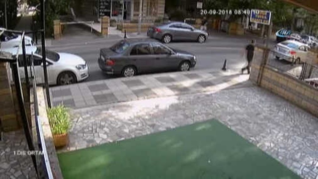 Yaşlı Kadının Bileziğini Gasp Eden Eczası Kalfası Kıskıvrak Yakalandı