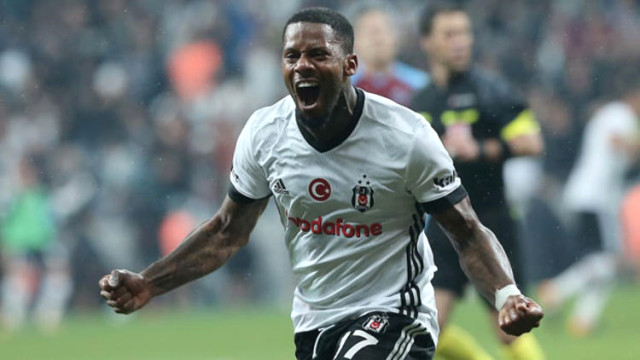 Beşiktaş Teknik Direktörü Şenol Güneş, Ryan Babel'i Forvette Oynatmayı Planlıyor