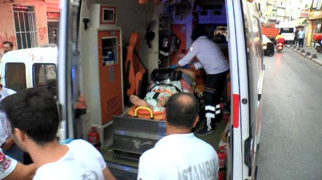 Fuhuş Baskınında, Çarşafla Sarkarak Polisten Kaçmaya Çalışırken Hastanelik Oldular