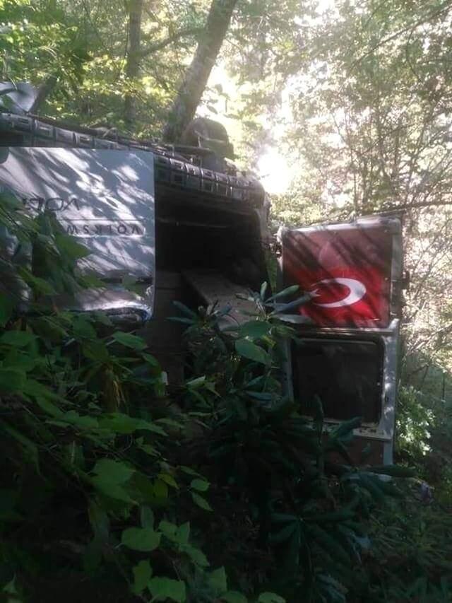 Gümüşhane'de Yayla Dönüşü Minibüs Uçuruma Yuvarlandı: 3 Ölü, 3 Yaralı