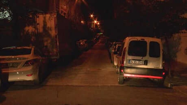 Boşanma Aşamasında Olduğu Eşini Cadde Üzerinde Silahla Yaralayan Cani Koca İntihara Kalkıştı