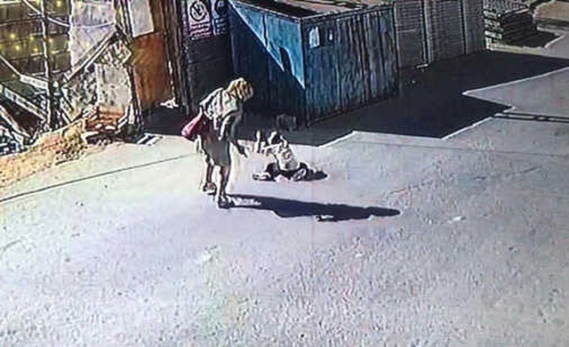 Çocuğuna Sokak Ortasında Şiddet Uygulayan Acımasız Anne, Adli Kontrol Şartıyla Serbest Bırakıldı