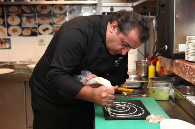 MasterChef'in Jürilerinden Lezzet Avcısı Mehmet Yalçınkaya Kimdir?