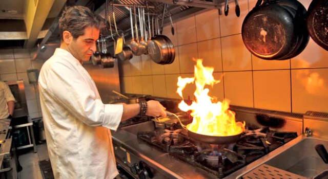 MasterChef Türkiye Jüri Üyesi <a class='keyword-sd' href='/hazer-amani/' title='Hazer Amani'>Hazer Amani</a> Kimdir?