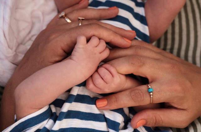 2 Aylık İkizleriyle Tatile Çıkan Doğa Rutkay Kamal'dan Yaza En Duygusal Veda