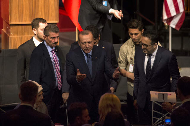 ABD'de Yatırımcılara Seslenen Başkan Erdoğan'dan Sert Mesaj: Tek Taraflı Kararlar Karşılığını Bulur ABD'de Yatırımcılara Seslenen Başkan Erdoğan'dan Sert Mesaj: Tek Taraflı Kararlar Karşılığını Bulur
