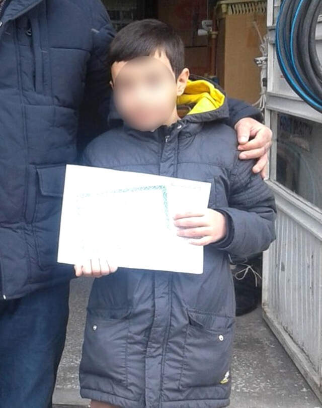 Babasının Silahını Oyuncak Sanan Çocuk, Tetiğe Basınca Babaannesini Vurdu Babasının Silahını Oyuncak Sanan Çocuk, Tetiğe Basınca Babaannesini Vurdu