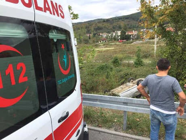 Sigara İzmaritini Dışarıya Atayım Derken Kaza Yaptı: 1 Yaralı