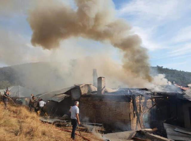 Tunceli'de Çıkan Yangında Kemal Kılıçdaroğlu'nun Doğduğu Ev Kül Oldu