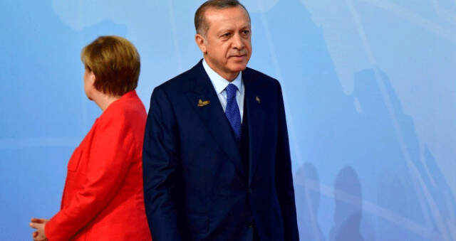 Dolar ve Euro Güne Düşüşle Başladı! Dolar 6, Euro 7 Seviyesinin Altında Dolar ve Euro Güne Düşüşle Başladı! Dolar 6, Euro 7 Seviyesinin Altında