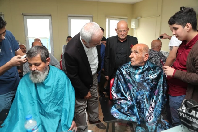 Ahilik Haftası Kapsamında, Yaşlılara Tıraş Hizmeti Verildi