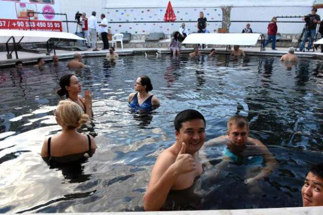 Sivas'a Gelen Turistler Doktor Balıklara Büyük İlgi Gösterdi