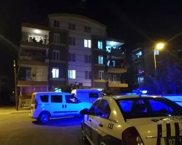 Antalya'da, Eski Sevgilisi Tarafından Rahatsız Edilen Genç Kız Kendini 4. Kattan Attı