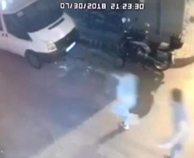 İstanbul'da Kafede Başlayan Oturma Kavgası Kamerada: 1 Ölü, 1 Yaralı İstanbul'da Kafede Başlayan Oturma Kavgası Kamerada: 1 Ölü, 1 Yaralı