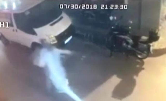 İstanbul'da Kafede Başlayan Oturma Kavgası Kamerada: 1 Ölü, 1 Yaralı İstanbul'da Kafede Başlayan Oturma Kavgası Kamerada: 1 Ölü, 1 Yaralı