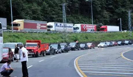 Karadeniz'in Eğlence Merkezi Batum'da Türkler 40 Bin Liralık Eğlence Tuzağına Düşürülüyor