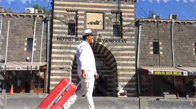 Diyarbakırlı Müzisyenden Tüm Dünyaya Çağrı: Bize Gel