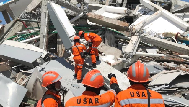 Endonezya'daki Deprem: Tsunami Erken Uyarı Sistemleri Çalışmıyordu