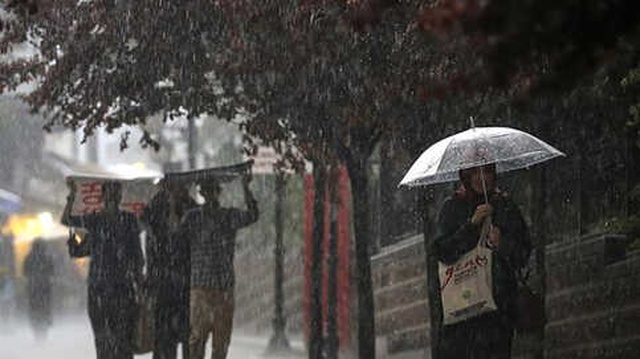 Meteoroloji Uyardı: Batıda Sıcaklıklar Azalacak, Sağanak Yağış Etkisini Sürdürecek