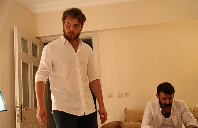 Çukur Dizisi, Söz ve Yasak Elma'yı Geride Bırakarak Reyting Birincisi Oldu Çukur Dizisi, Söz ve Yasak Elma'yı Geride Bırakarak Reyting Birincisi Oldu