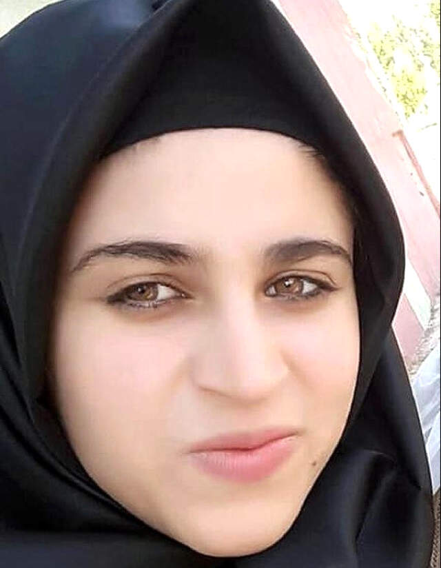 Evinin Önünden Kaçırılan 17 Yaşındaki Ayşe'den Bir Haftadır Haber Yok Evinin Önünden Kaçırılan 17 Yaşındaki Ayşe'den Bir Haftadır Haber Yok