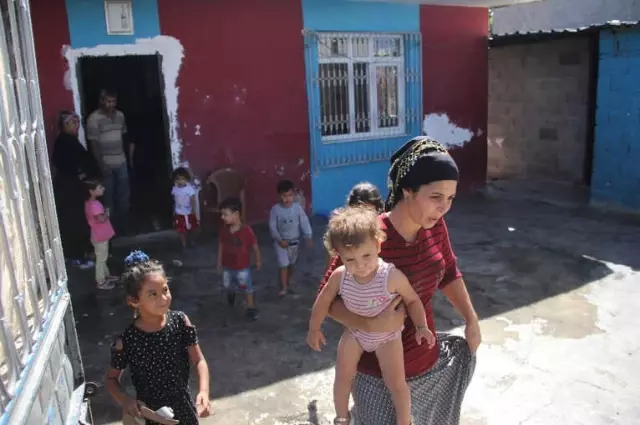 Facebook'ta Fotoğrafına Yorum Yapan Saldırganla Tartıştı, Bacaklarından Vuruldu!