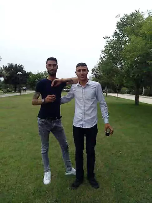 Facebook'ta Fotoğrafına Yorum Yapan Saldırganla Tartıştı, Bacaklarından Vuruldu!