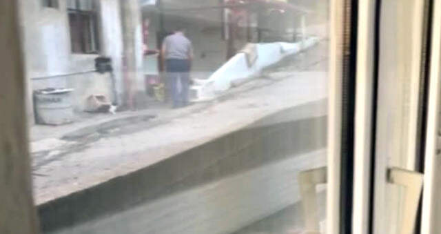 Genç Kız, Evinin Penceresinden Çektiği Görüntü ile Sosyal Medyada Gündem Oldu Genç Kız, Evinin Penceresinden Çektiği Görüntü ile Sosyal Medyada Gündem Oldu