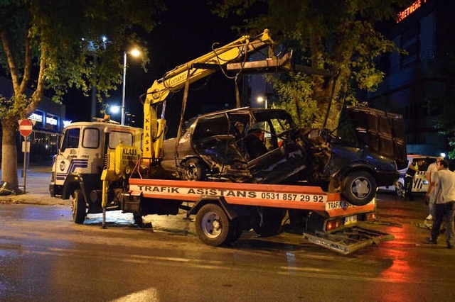 Kaza Sonrası Şoka Giren Sürücüler, Garip Hareketler Sergiledi