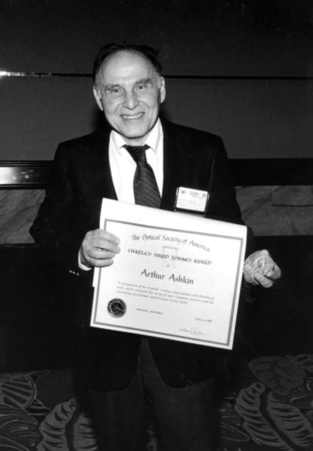 Nobel Fizik Ödülü'nü Kazananlardan Biri Olan Arthur Ashkin Kimdir?
