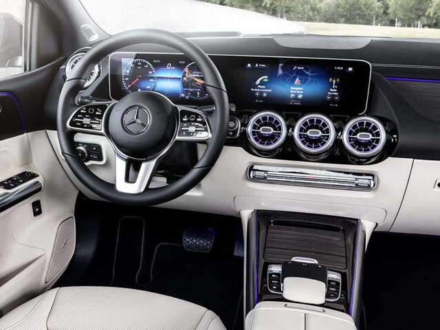 Yeni Mercedes-Benz B Serisi Paris'de Sahne Aldı