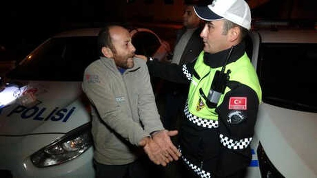 4'üncü Kez Alkolden Yakalanan Sürücü: Psikiyatriye Götürün Beni