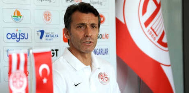 Geçtiğimiz Sezon Küme Düşmekten Kurtulan Antalyaspor, Bu Sezon Zirveye Oynuyor