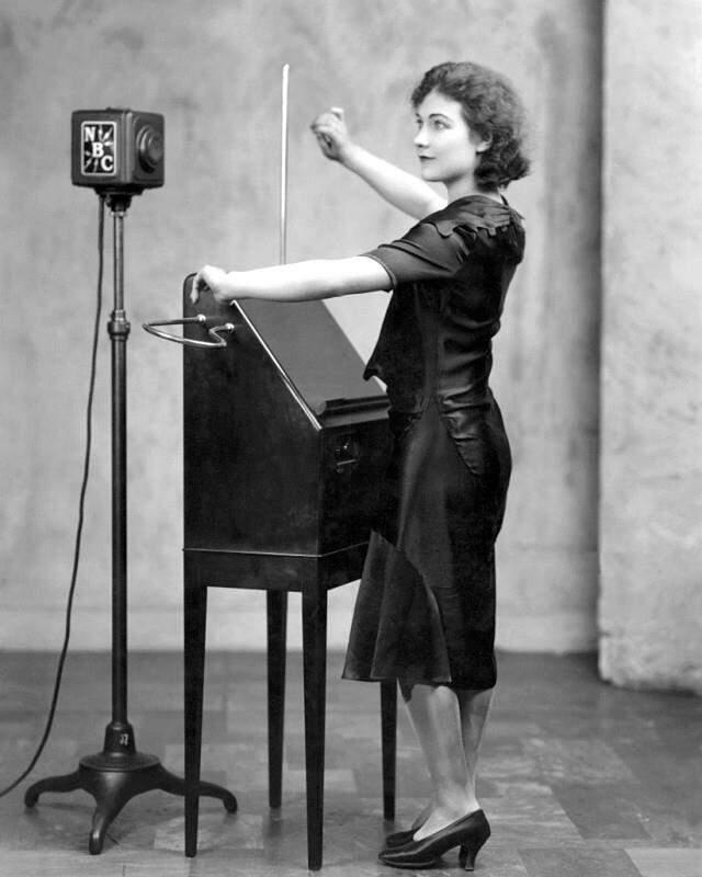 Dokunmadan Çalınan İlk Müzik Aleti Theremin'i, Rus Profesör Leon Theremin Buldu