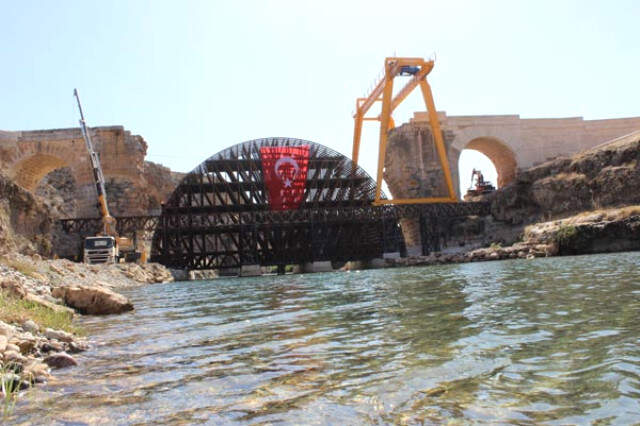 200 Yıl Önce Havaya Uçurulan 1800 Yıllık Köprünün İki Yakası Birleşiyor.