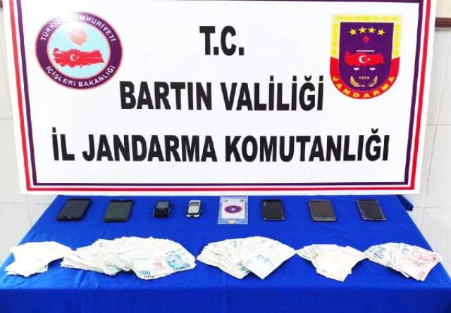 Tas İçindeki Sahte Altınla 644 Bin 500 Liralık Dolandırıcılık Bartın'da Tasın İçindeki Sahte Altınlarla 644 Bin Liralık Vurgun Yapan Dolandırıcılar Yakalandı