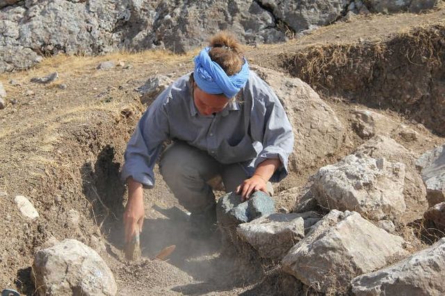 Çorum'daki Kazı Çalışmalarında 3500 Yıllık Kap Bulundu