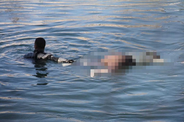 Meraklı Vatandaş, Kadın Cesedini Canlı Yayında Takipçileriyle Paylaştı